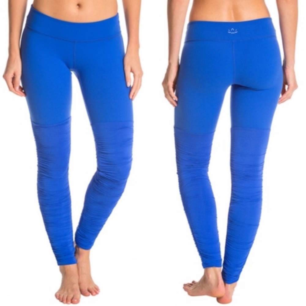 beyond yoga ruched goddess legging blue, euc